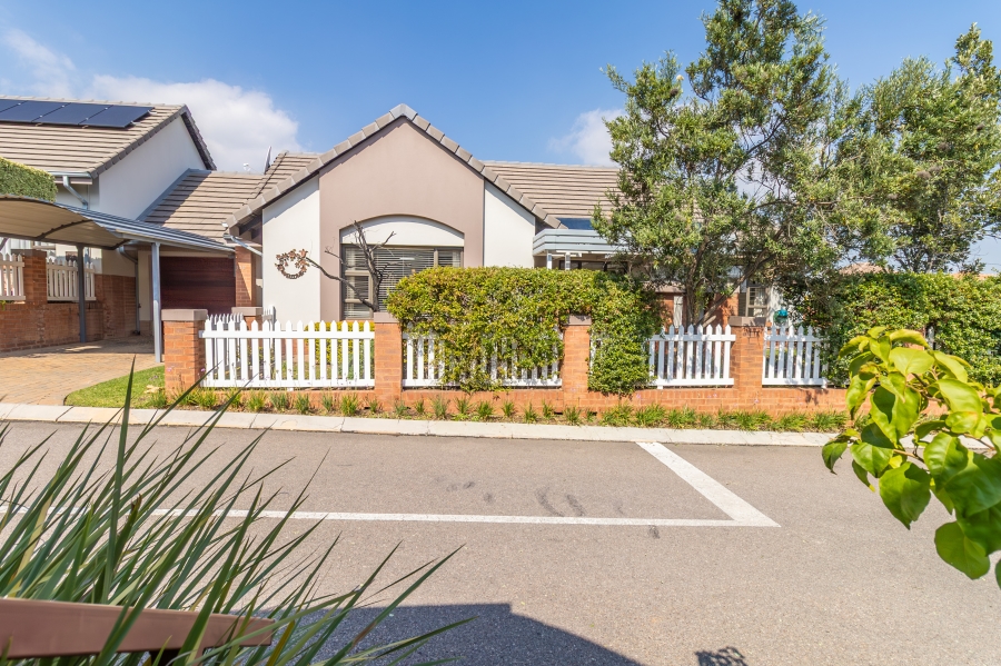 3 Bedroom Property for Sale in Douglasdale Gauteng