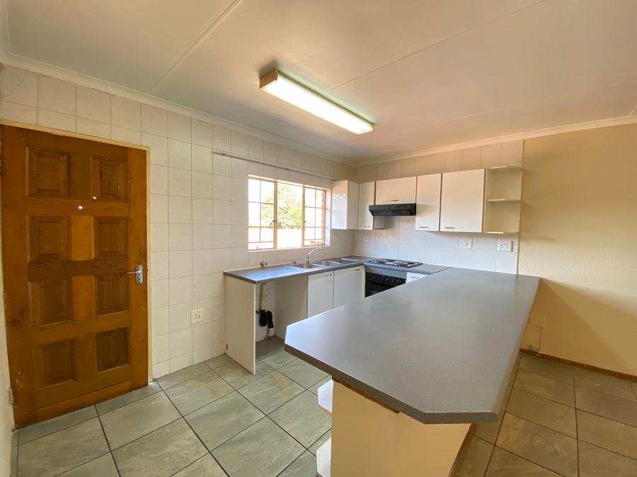 2 Bedroom Property for Sale in South Crest Gauteng