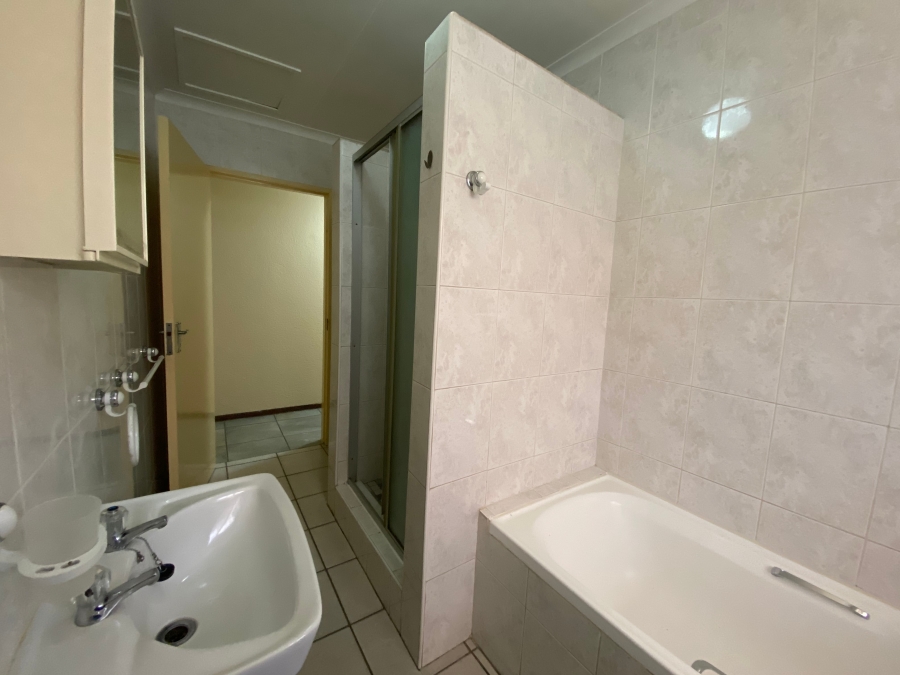 2 Bedroom Property for Sale in South Crest Gauteng