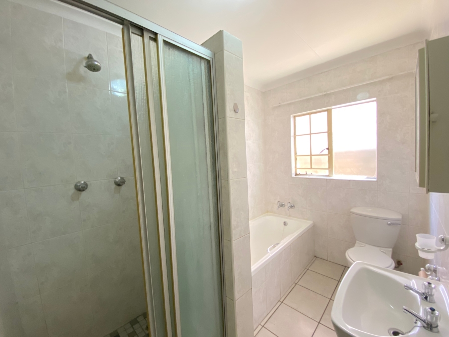 2 Bedroom Property for Sale in South Crest Gauteng