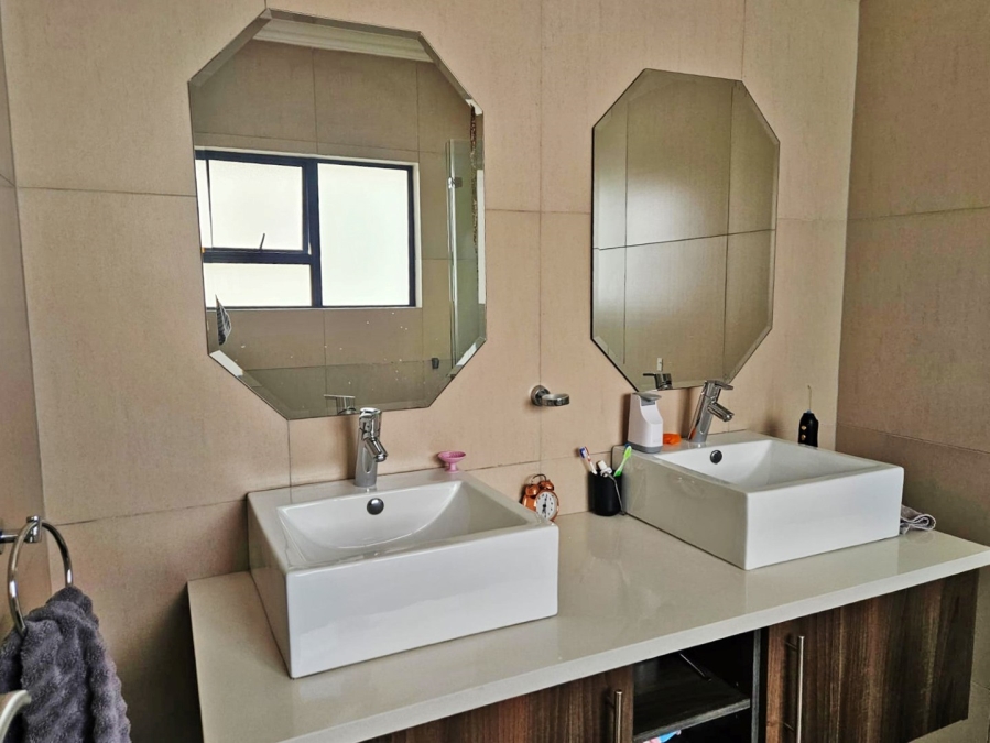 To Let 2 Bedroom Property for Rent in Edenburg Gauteng