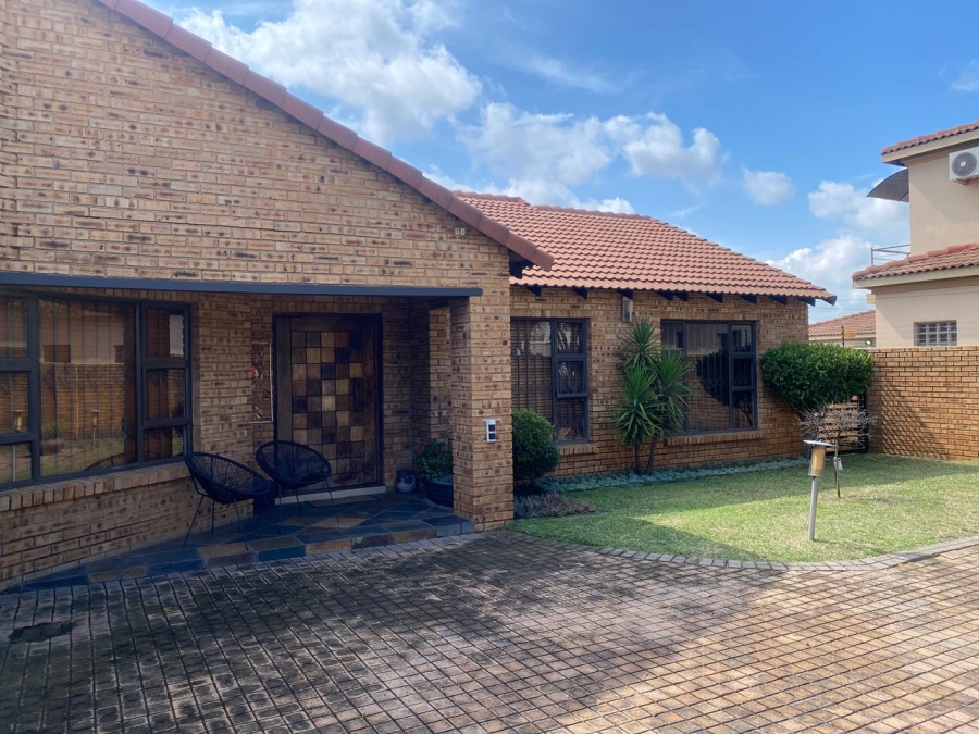 2 Bedroom Property for Sale in Vanderbijlpark SE 8 Gauteng