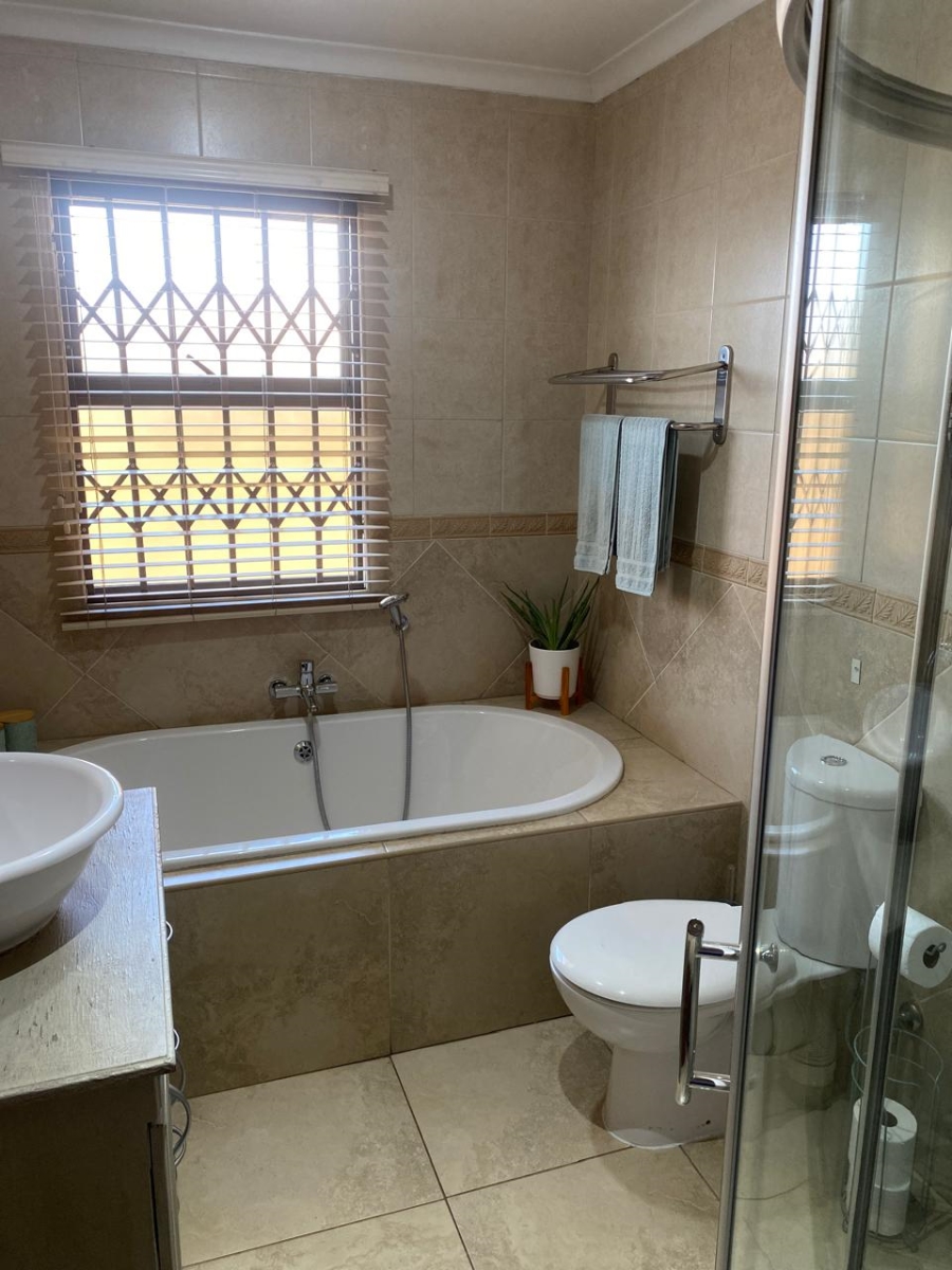 2 Bedroom Property for Sale in Vanderbijlpark SE 8 Gauteng