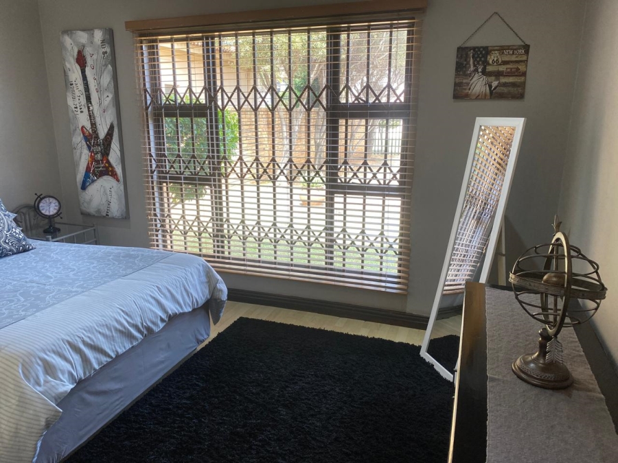 2 Bedroom Property for Sale in Vanderbijlpark SE 8 Gauteng