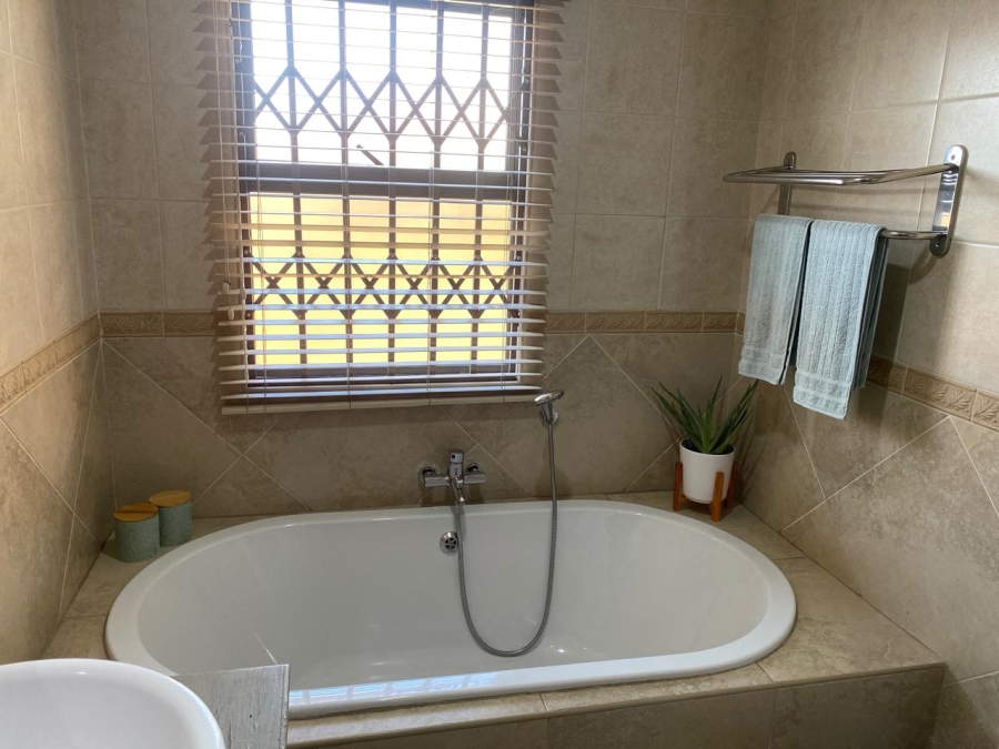 2 Bedroom Property for Sale in Vanderbijlpark SE 8 Gauteng