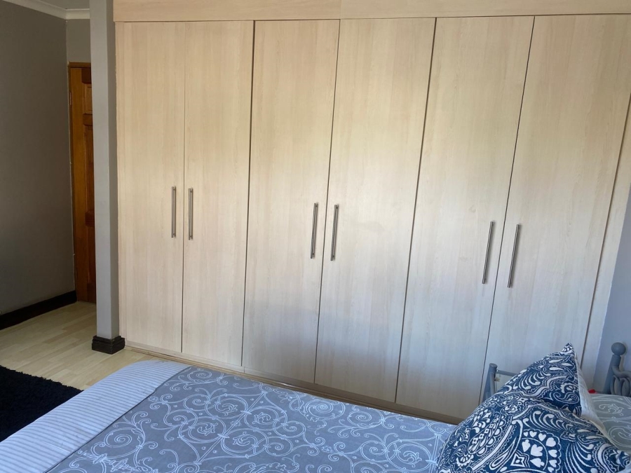 2 Bedroom Property for Sale in Vanderbijlpark SE 8 Gauteng