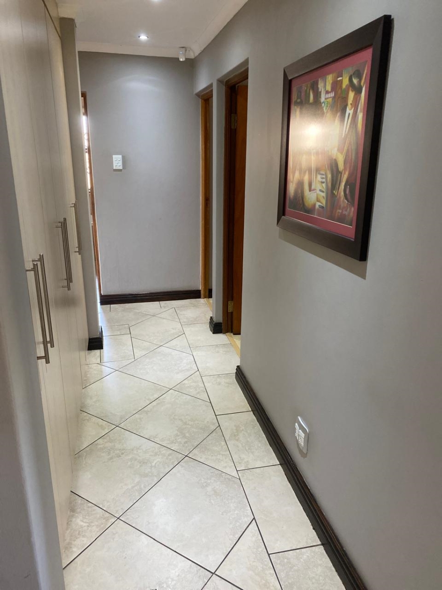2 Bedroom Property for Sale in Vanderbijlpark SE 8 Gauteng