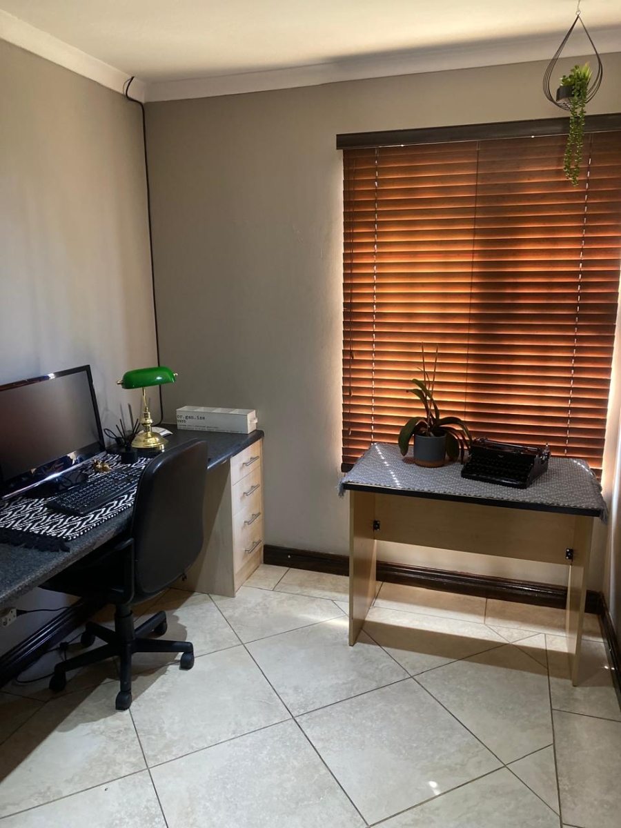 2 Bedroom Property for Sale in Vanderbijlpark SE 8 Gauteng