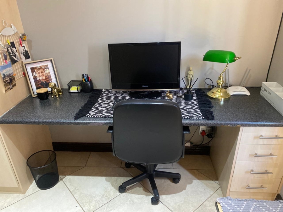 2 Bedroom Property for Sale in Vanderbijlpark SE 8 Gauteng
