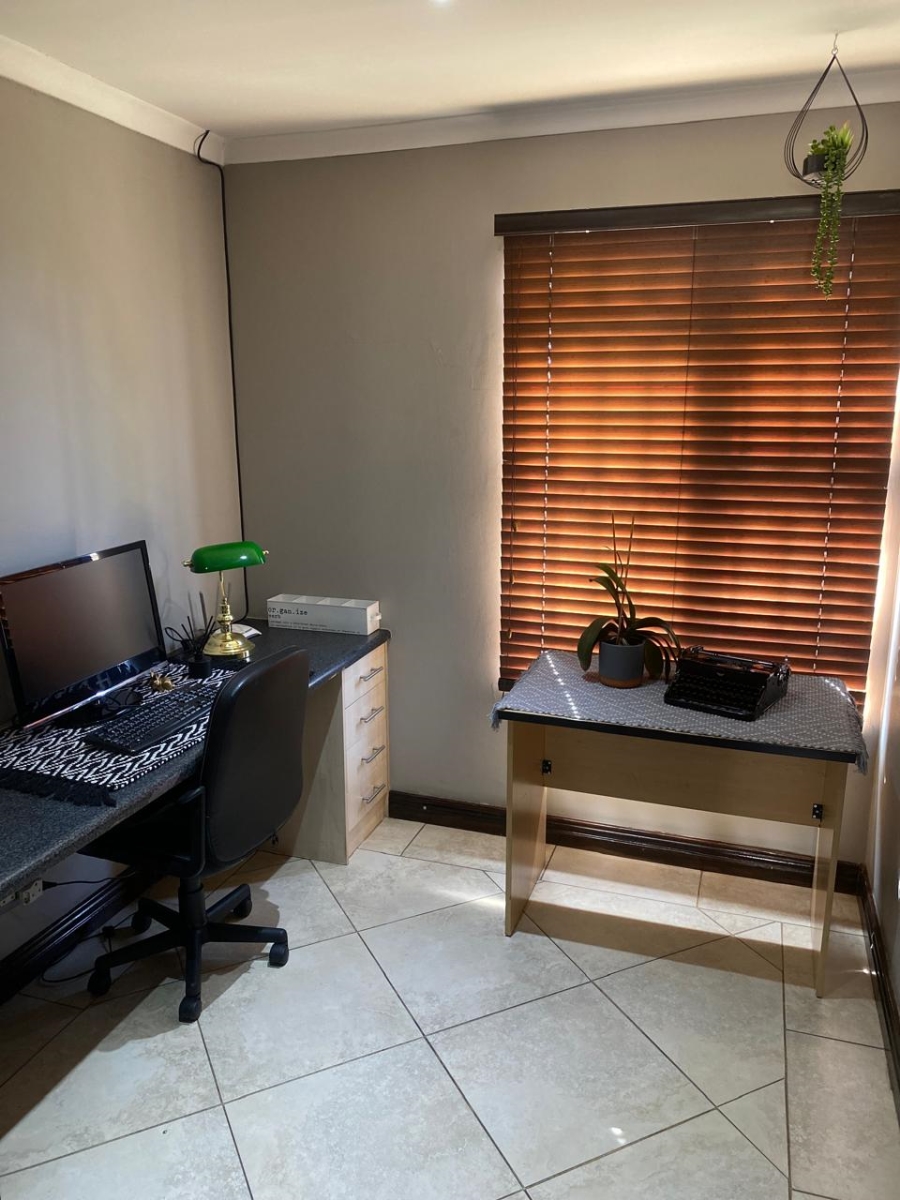 2 Bedroom Property for Sale in Vanderbijlpark SE 8 Gauteng