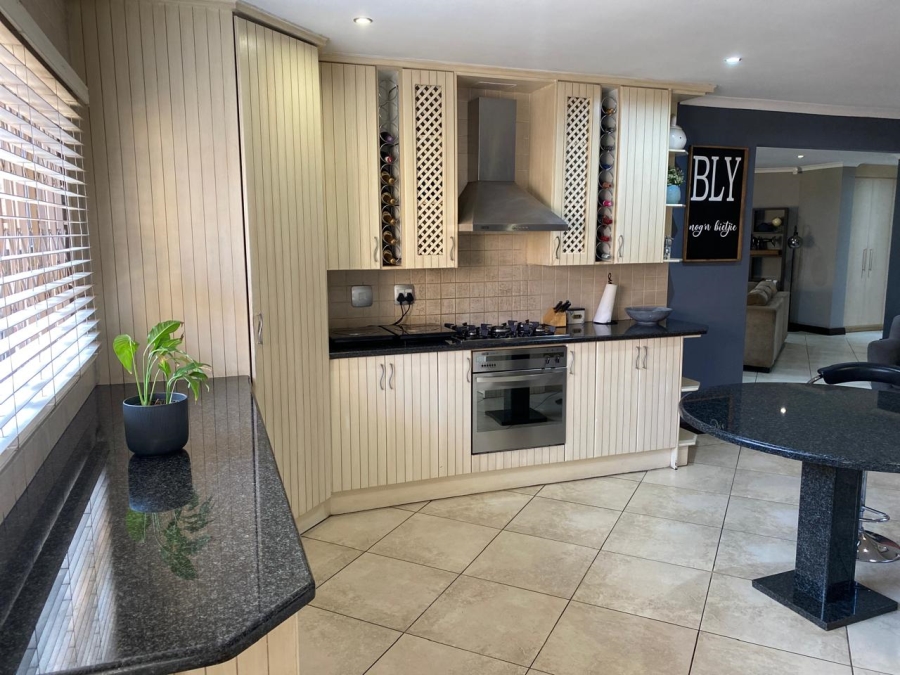 2 Bedroom Property for Sale in Vanderbijlpark SE 8 Gauteng