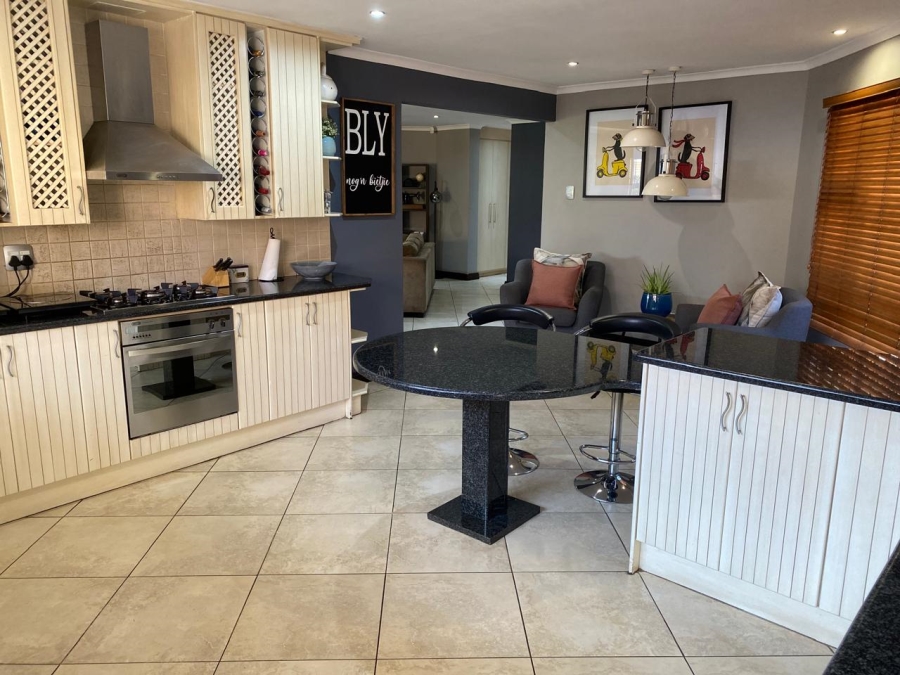 2 Bedroom Property for Sale in Vanderbijlpark SE 8 Gauteng