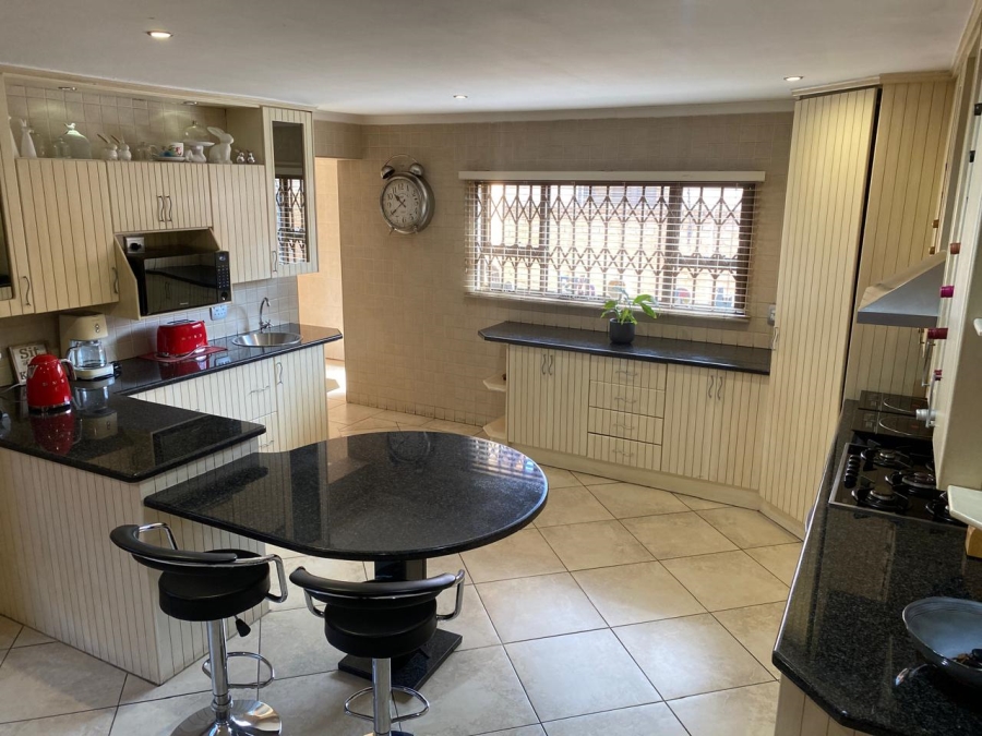 2 Bedroom Property for Sale in Vanderbijlpark SE 8 Gauteng