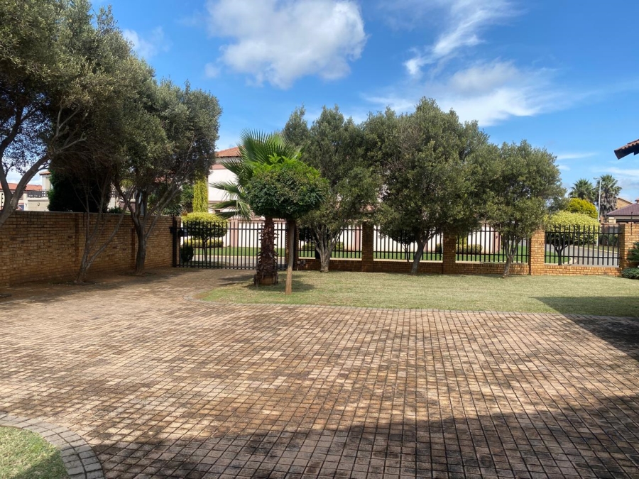 2 Bedroom Property for Sale in Vanderbijlpark SE 8 Gauteng