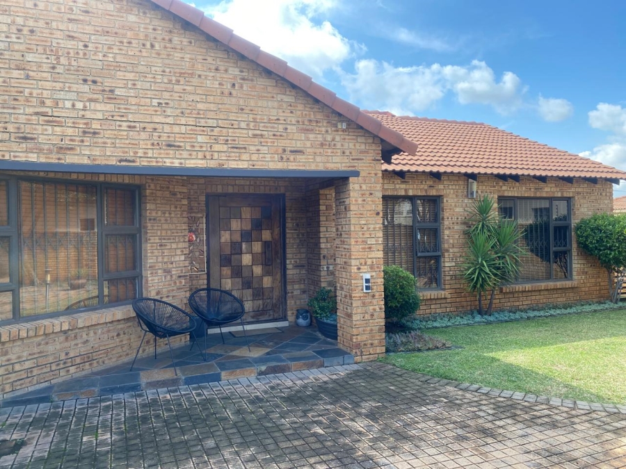 2 Bedroom Property for Sale in Vanderbijlpark SE 8 Gauteng