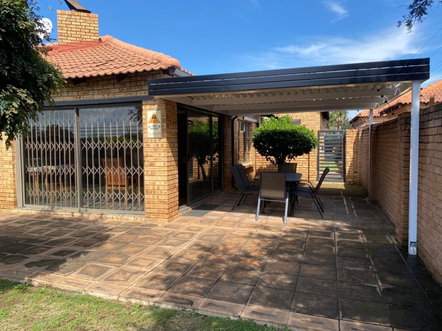 2 Bedroom Property for Sale in Vanderbijlpark SE 8 Gauteng