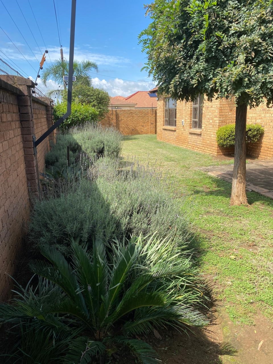 2 Bedroom Property for Sale in Vanderbijlpark SE 8 Gauteng