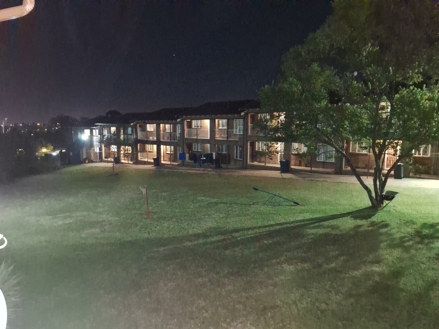 2 Bedroom Property for Sale in Rant En Dal Gauteng