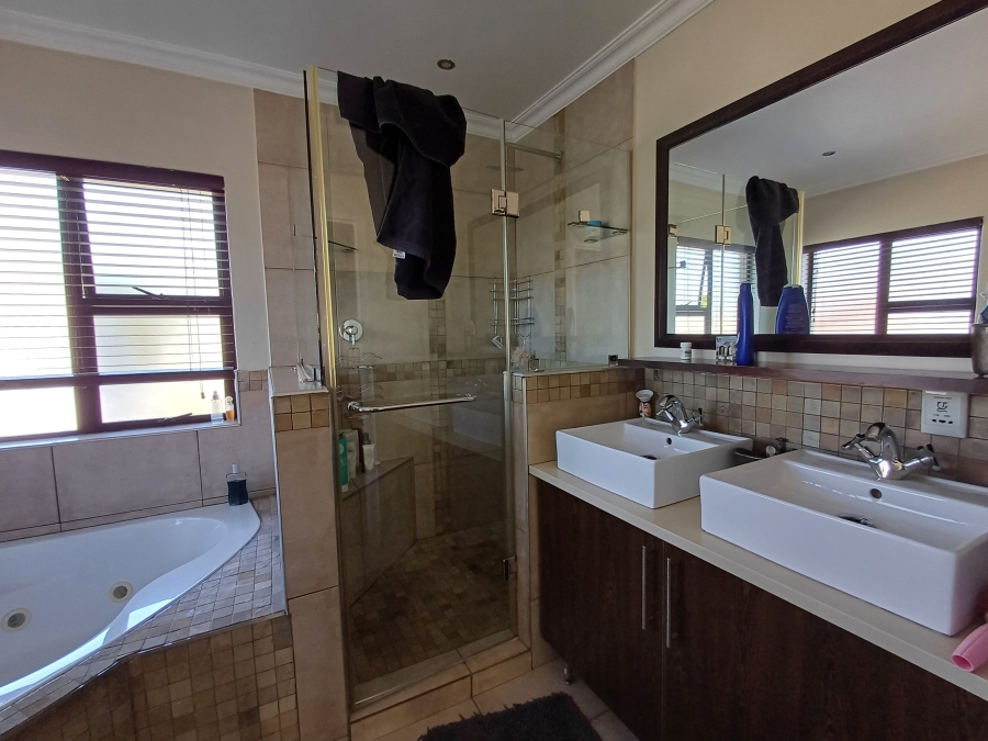 To Let 3 Bedroom Property for Rent in Bushwillow Park Estate Gauteng