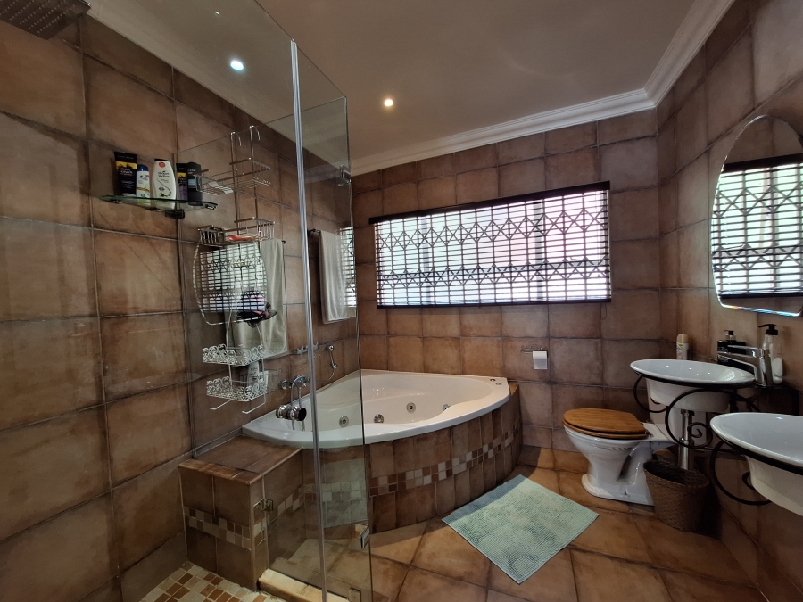 4 Bedroom Property for Sale in Noordheuwel Gauteng