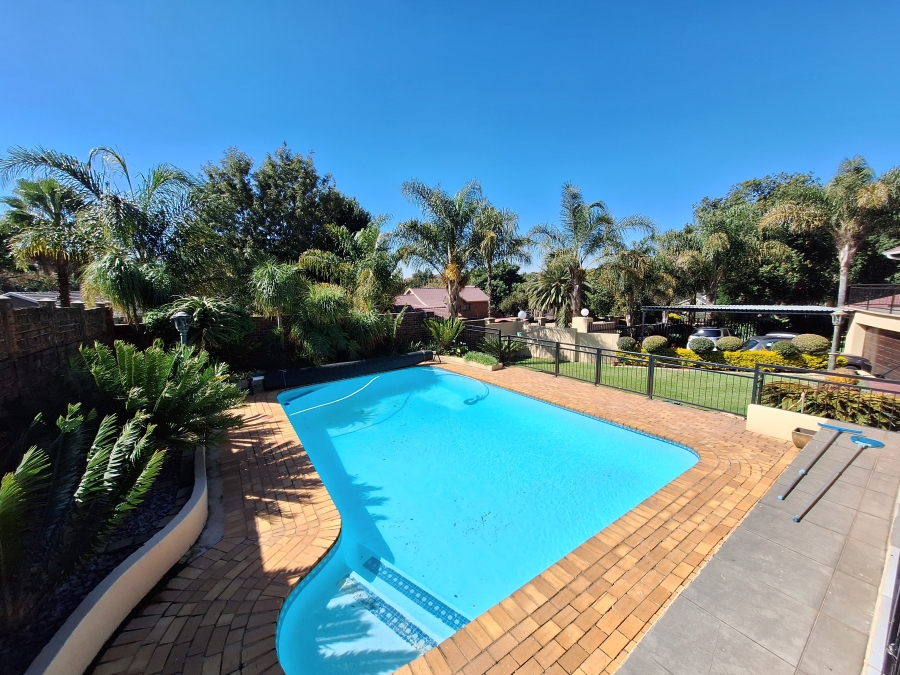 4 Bedroom Property for Sale in Noordheuwel Gauteng