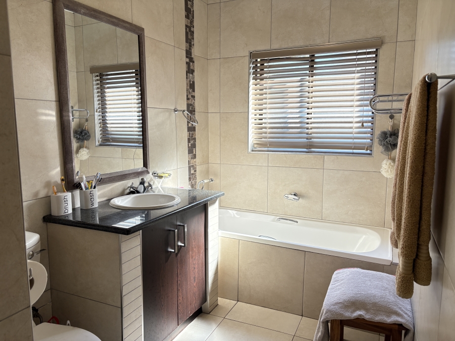 3 Bedroom Property for Sale in Douglasdale Gauteng