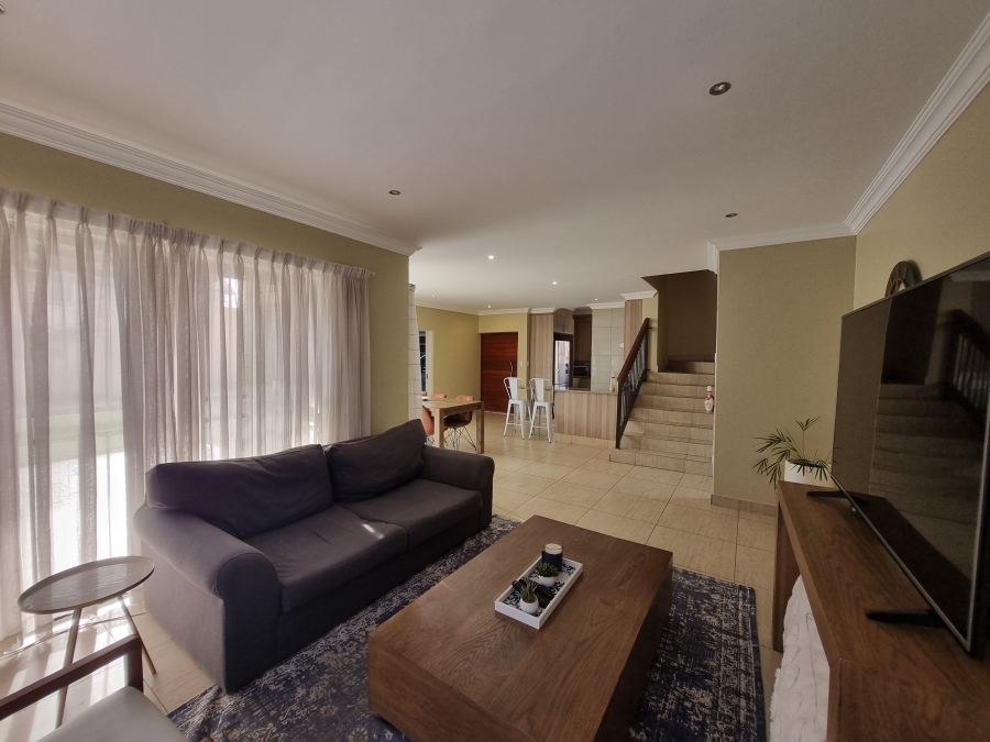 To Let 3 Bedroom Property for Rent in Equestria Gauteng