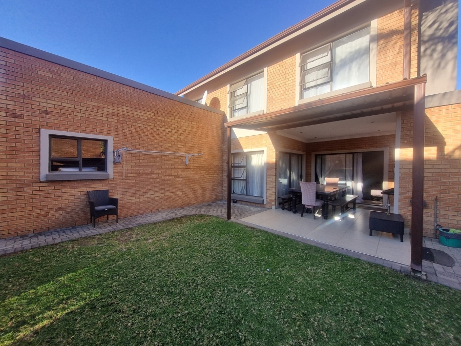 To Let 3 Bedroom Property for Rent in Equestria Gauteng