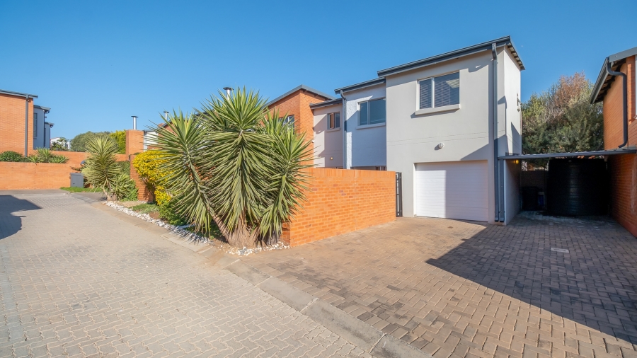 3 Bedroom Property for Sale in Fourways Gauteng