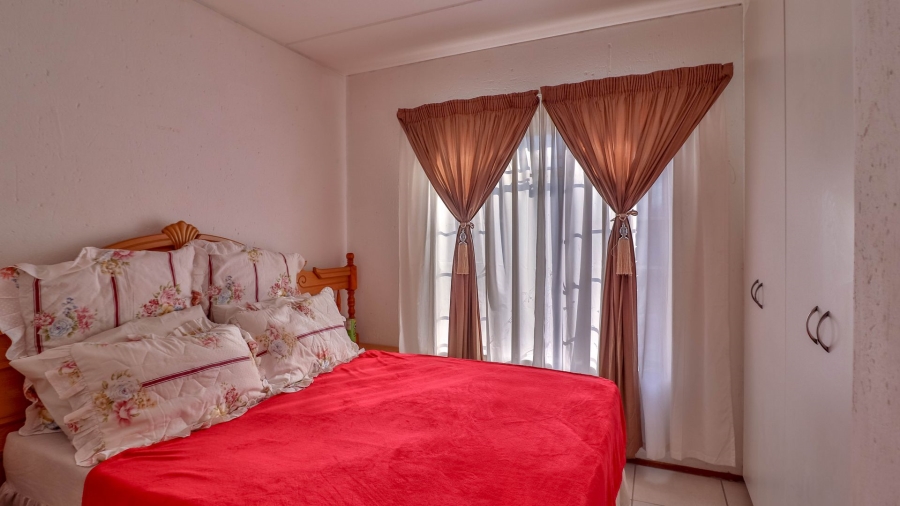 2 Bedroom Property for Sale in Comet Gauteng