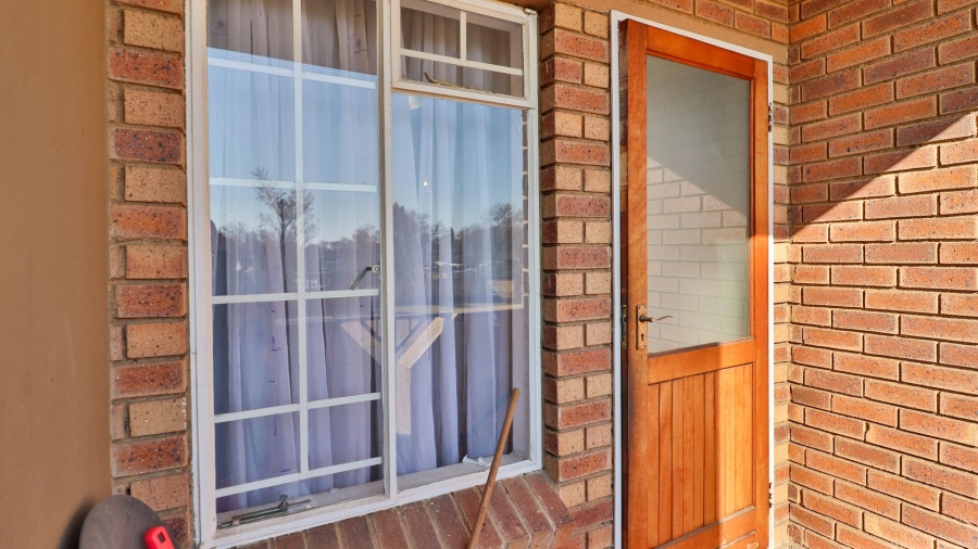 2 Bedroom Property for Sale in Comet Gauteng