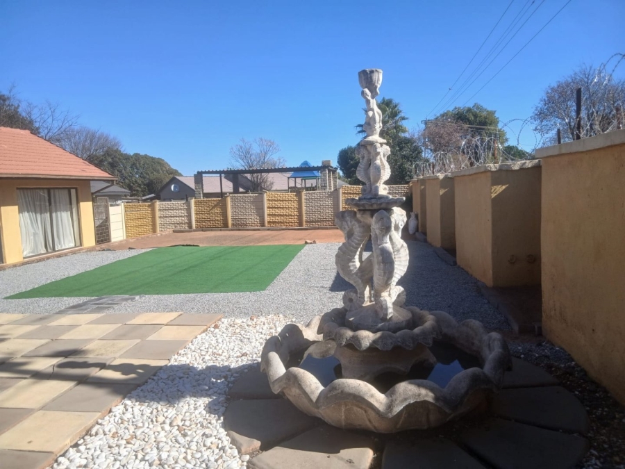 4 Bedroom Property for Sale in Greenhills Gauteng