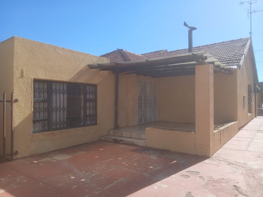 4 Bedroom Property for Sale in Greenhills Gauteng