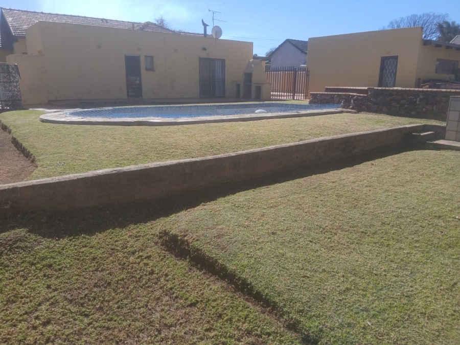 4 Bedroom Property for Sale in Greenhills Gauteng
