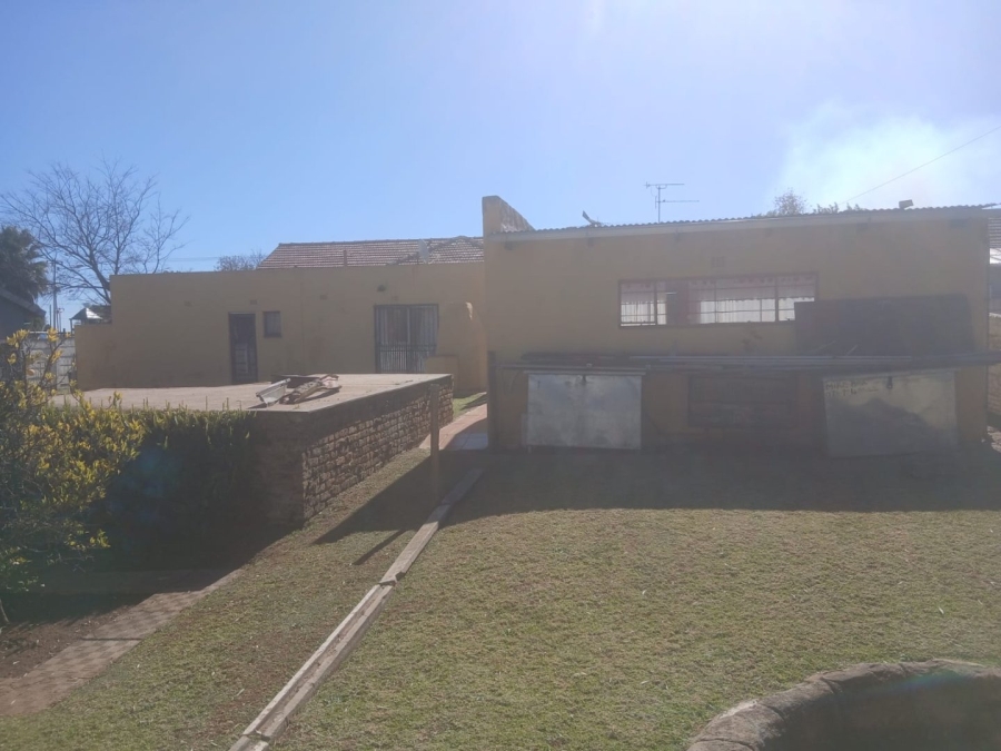 4 Bedroom Property for Sale in Greenhills Gauteng