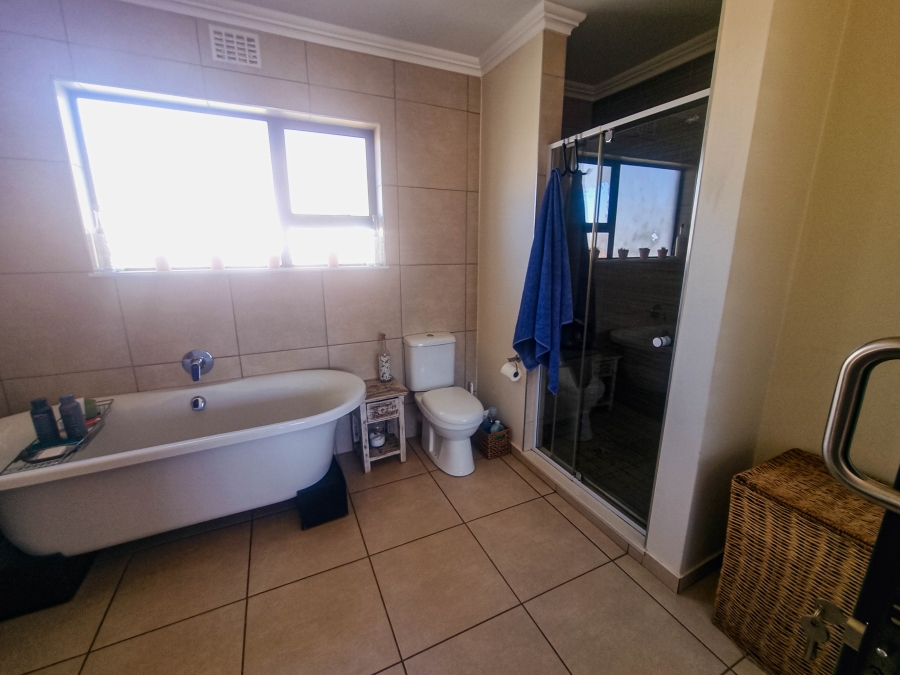 4 Bedroom Property for Sale in Amorosa Gauteng