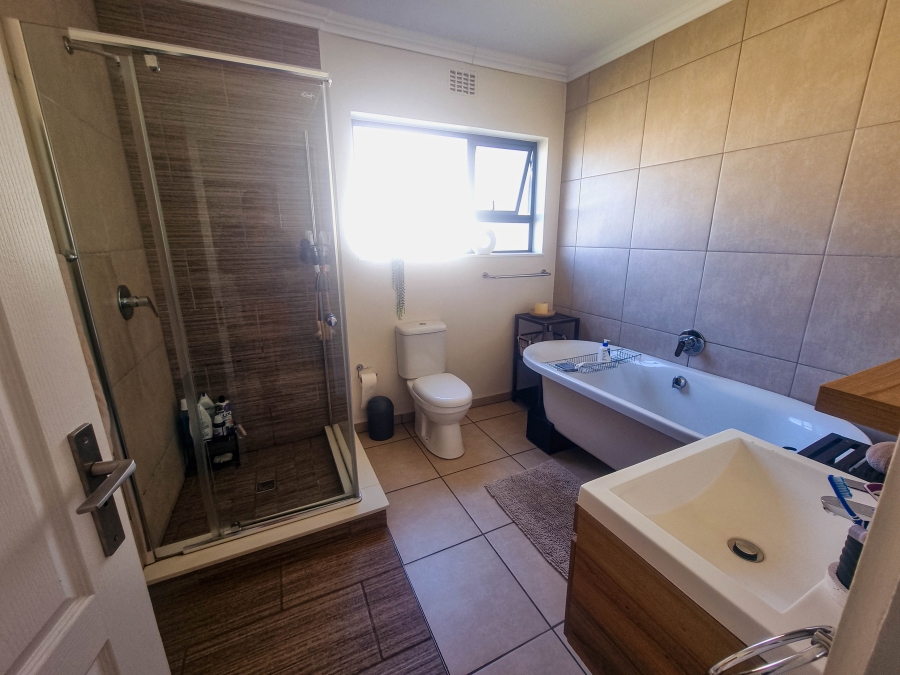 4 Bedroom Property for Sale in Amorosa Gauteng