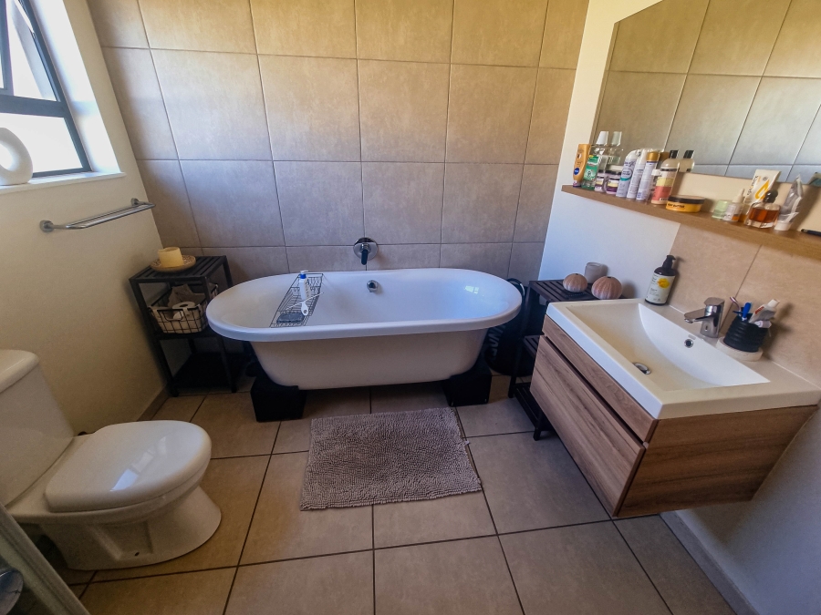 4 Bedroom Property for Sale in Amorosa Gauteng