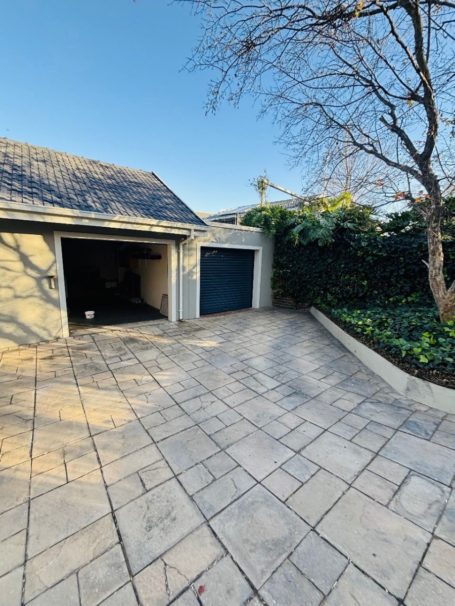 To Let 3 Bedroom Property for Rent in Garsfontein Gauteng