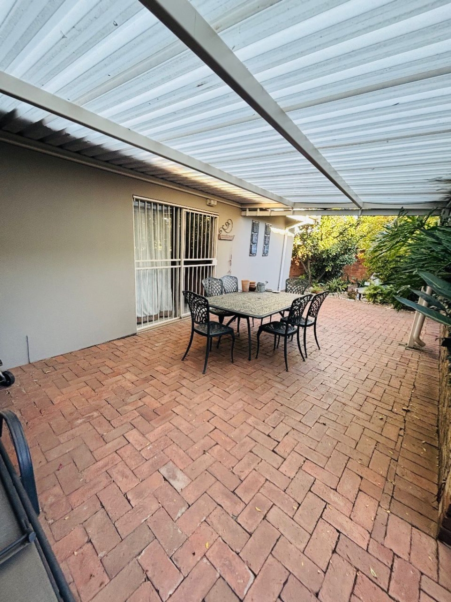 To Let 3 Bedroom Property for Rent in Garsfontein Gauteng