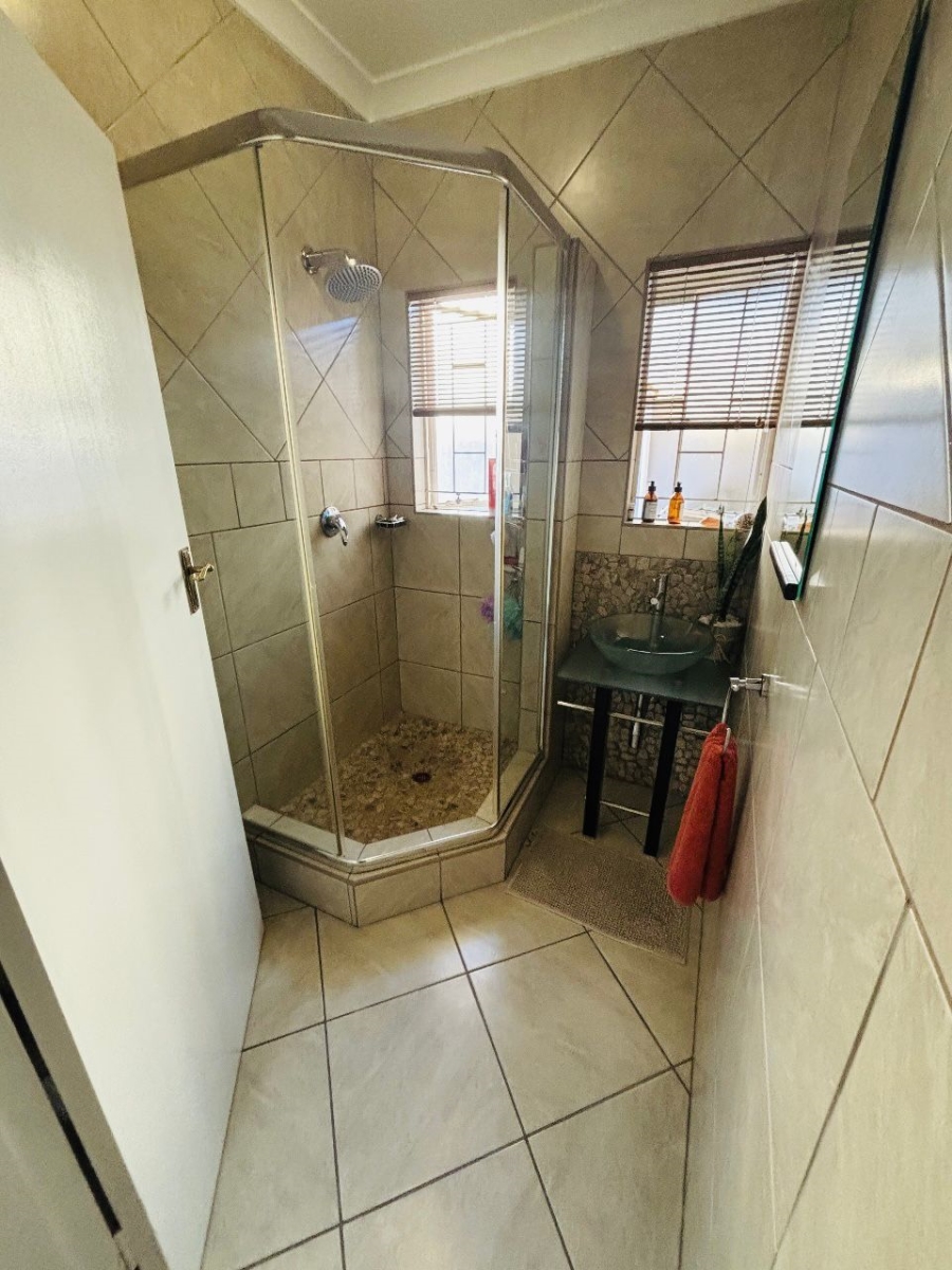 To Let 3 Bedroom Property for Rent in Garsfontein Gauteng