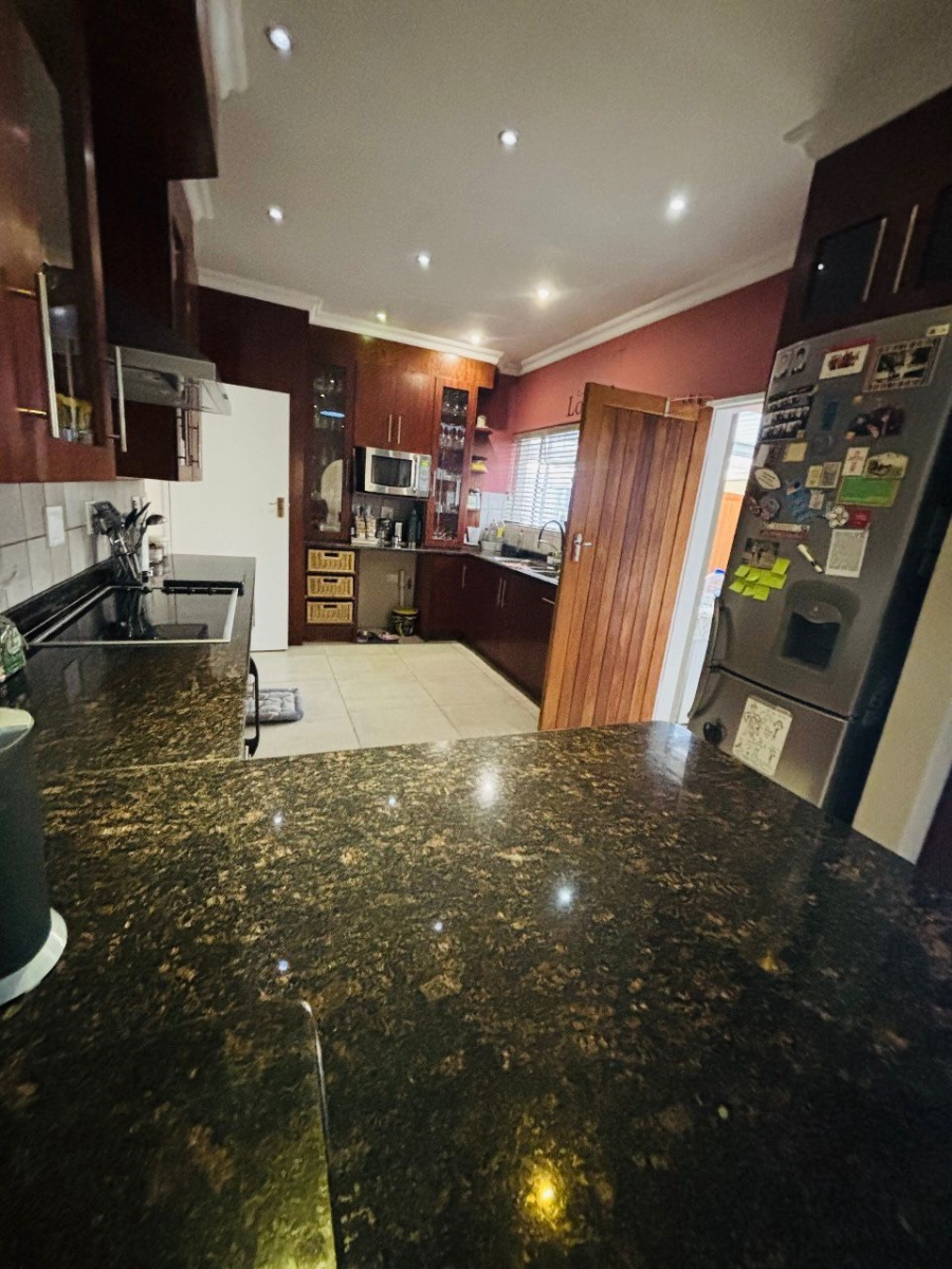 To Let 3 Bedroom Property for Rent in Garsfontein Gauteng