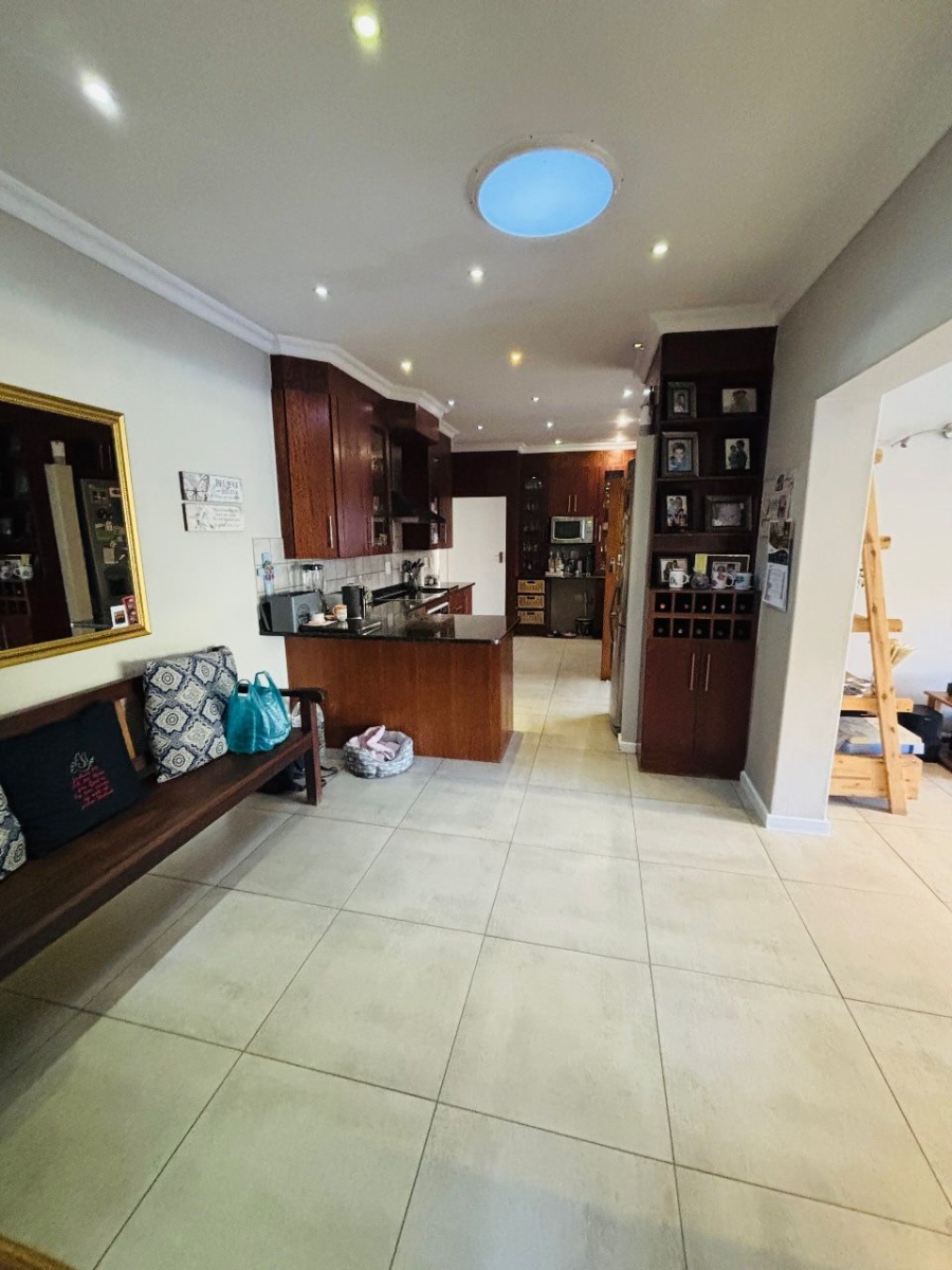 To Let 3 Bedroom Property for Rent in Garsfontein Gauteng