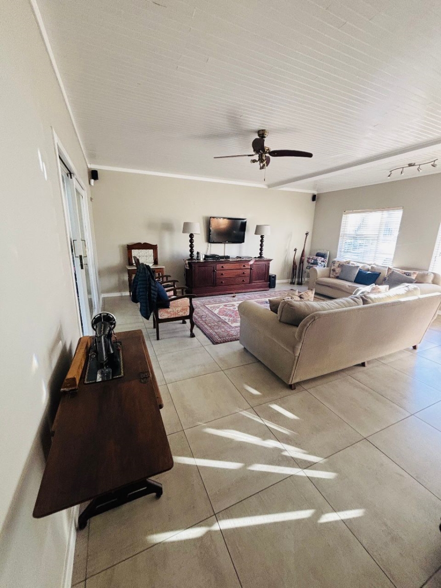 To Let 3 Bedroom Property for Rent in Garsfontein Gauteng