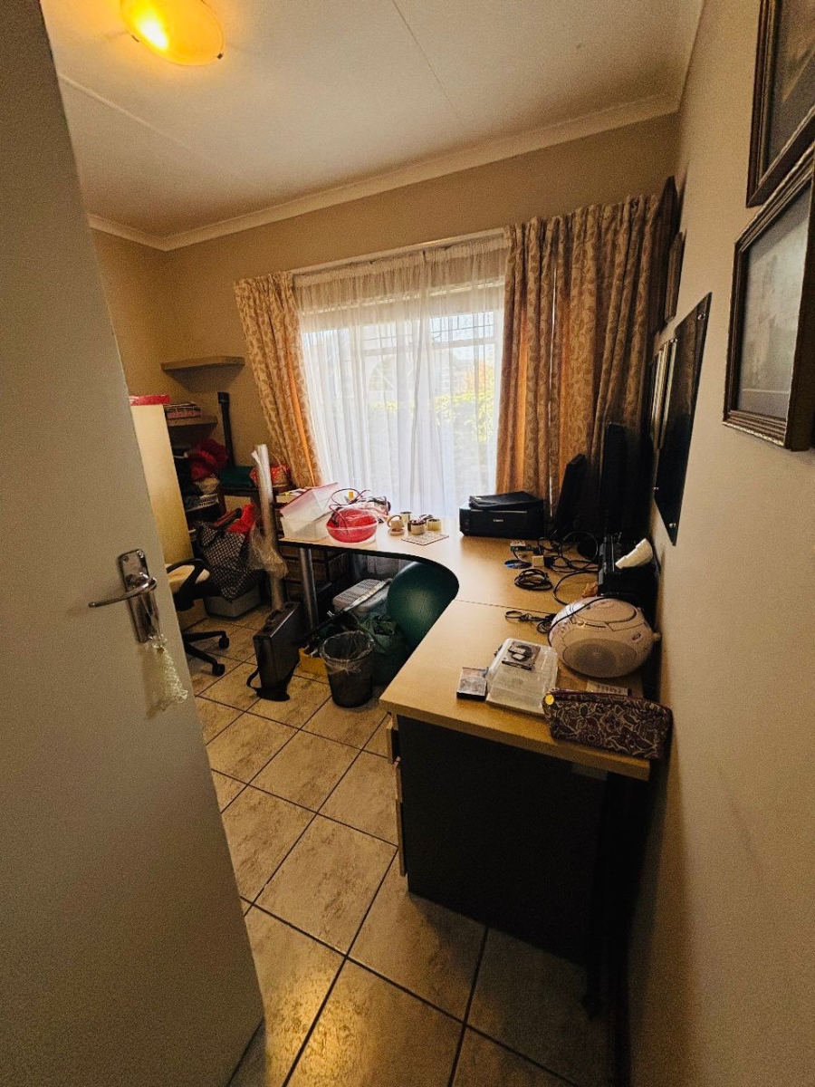 To Let 3 Bedroom Property for Rent in Garsfontein Gauteng