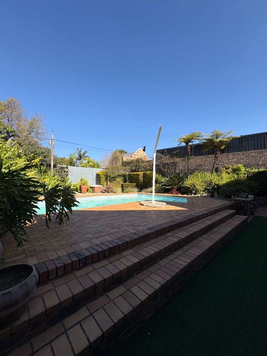 To Let 5 Bedroom Property for Rent in Garsfontein Gauteng