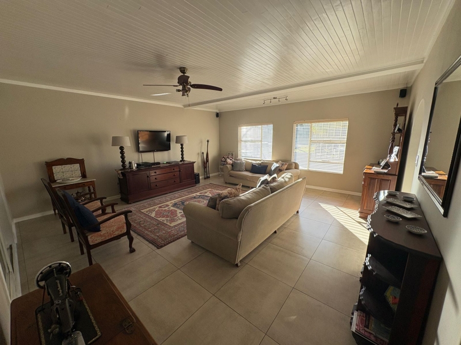 To Let 5 Bedroom Property for Rent in Garsfontein Gauteng