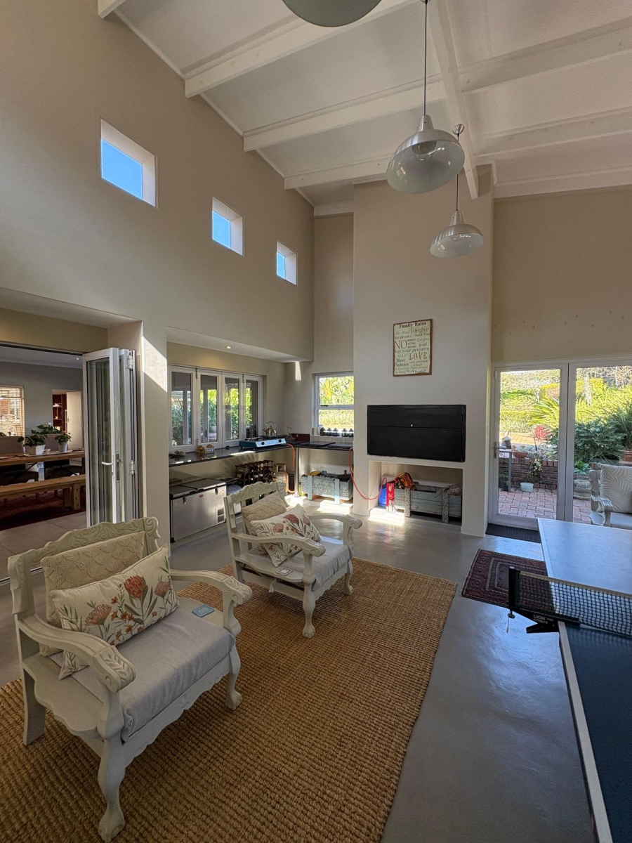 To Let 5 Bedroom Property for Rent in Garsfontein Gauteng