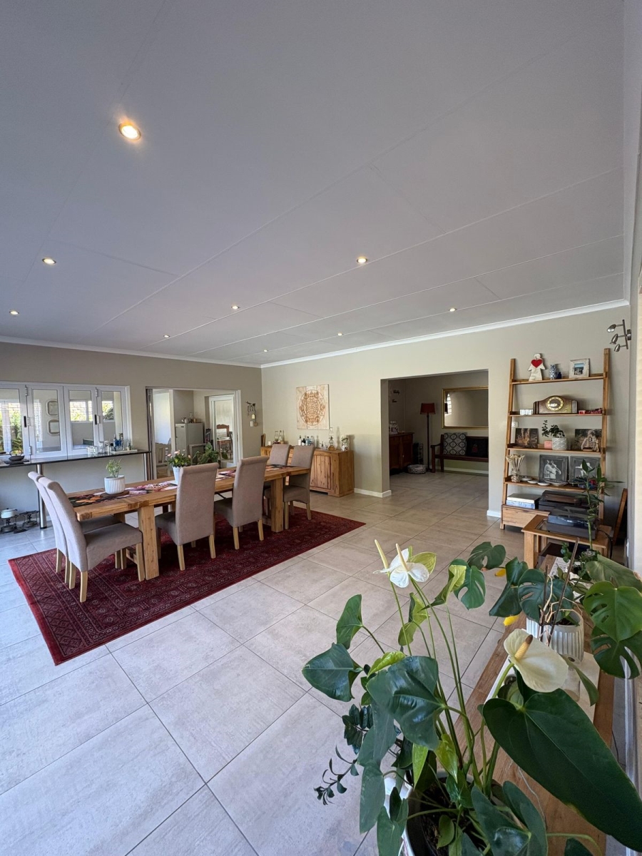 To Let 5 Bedroom Property for Rent in Garsfontein Gauteng