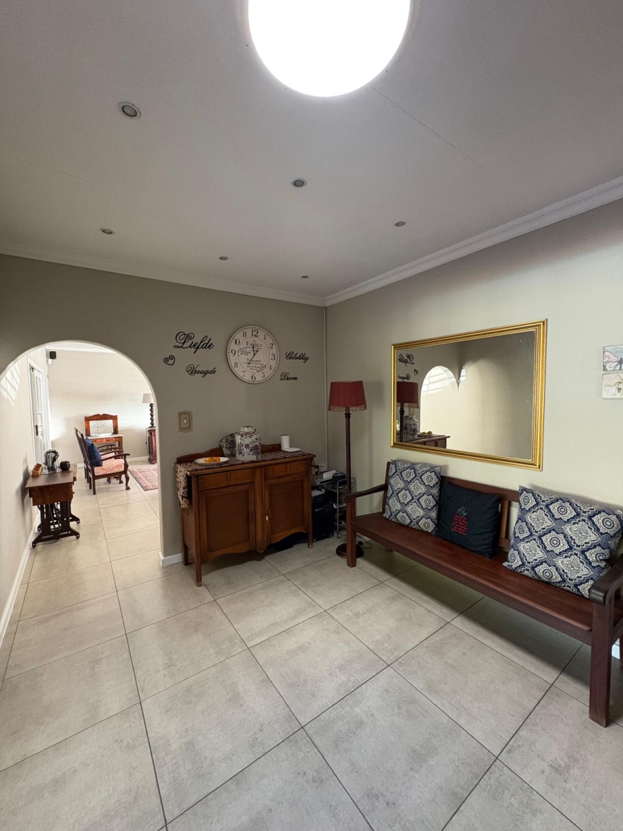 To Let 5 Bedroom Property for Rent in Garsfontein Gauteng